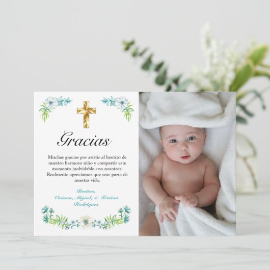 Elegant Blauw Bloemen Gouden Kruis Spaans Doop Bedankkaart (Staand voorkant)