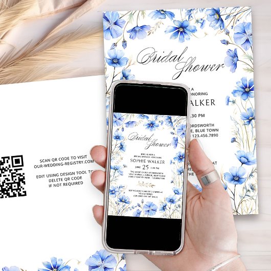 Elegant Blauw Bloemen QR Code Vrijgezellenfeest Kaart