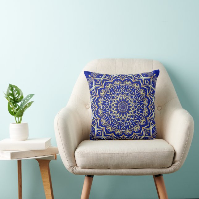 Elegant blauw en goud Mandala Boho Kussen (Stoel)