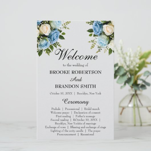 Elegant Blauw en Wit Bloemen Bruiloft Programma (Staand voorkant)