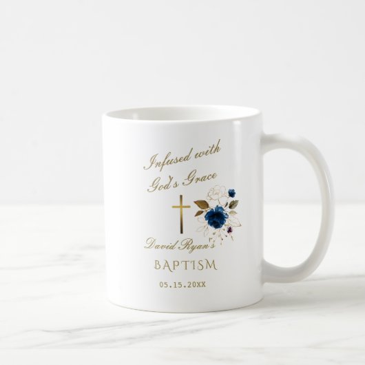 Elegant Blauw Goud Bloemen Kalligrafie Jongen Doop Koffiemok (Rechts)