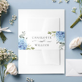 Elegant Blauw Hydrangea Eucalyptus Bloemenbruiloft Uitnodigingen Wikkel