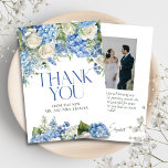 Elegant Blauw Hydrangea Witte Rozen Bloemen Bruilo Bedankkaart<br><div class="desc">Elegant bloemenbruiloft ontwerp met waterverf geschilderde bloemstukken van blauwe hortensia bloemen,  groen en witte rozen.</div>