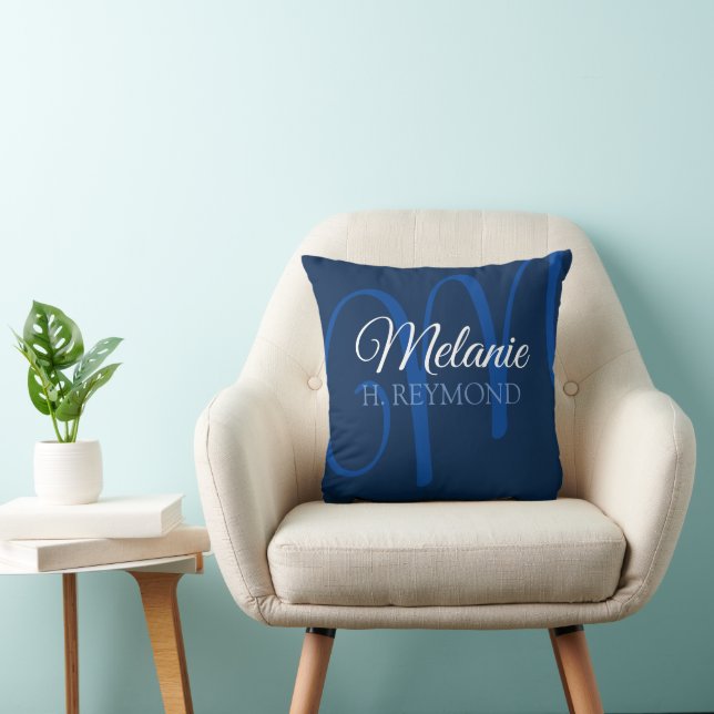 Elegant blauw kussen met haar naam & initiaal (Stoel)
