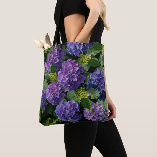 Elegant blauw paarse magenta groene bloemenhortens tote bag (Dichtbij)