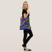 Elegant blauw paarse magenta groene bloemenhortens tote bag (Op model)