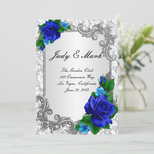 Elegant Blauw Rozen Bruiloft Menu Kaart (Staand voorkant)