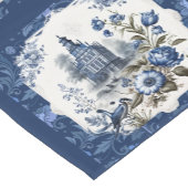 Elegant Blauw toile de jouy monogram Korte Tafelloper (Hoek)