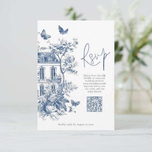 Elegant Blauw Toile De Jouy QR Code Bruiloft RSVP Kaartje (Staand voorkant)