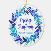 Elegant Blauw Vrolijk Kerstkrans Keramisch Ornament (Links)