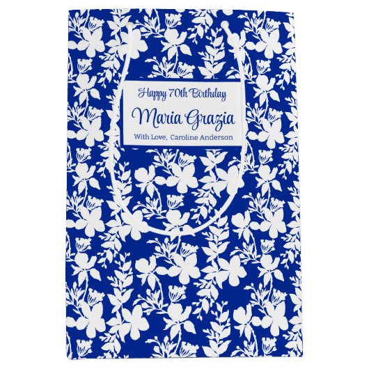 Elegant Blauw Wit Bloemen 70ste Verjaardag Medium Cadeauzakje (Voorkant)