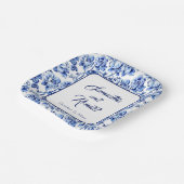 Elegant Blauw Wit Bloemen Toile Bruiloft Papieren Bordje (Gebogen)