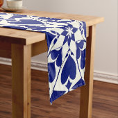 Elegant blauw-wit bloempatroon korte tafelloper (Voorbeeld)