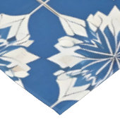 Elegant blauw-wit bloempatroon tafelkleed (Gekanteld)