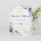 Elegant Blauw, Wit, en Goud Bloemen Bruiloft Invit Kaart (Staand voorkant)