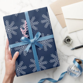Elegant Blauw Wit Kerst Sneeuwvlok Patroon Cadeaupapier
