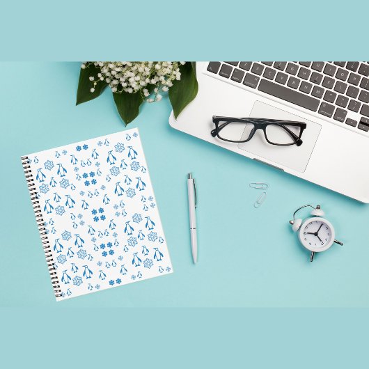 Elegant blauwe pinguïns met sneeuwvlokken notitieboek