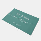 Elegant Blauwgroen Mr en Mrs Name Script Wedding Deurmat (Schuin)