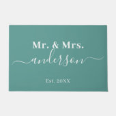 Elegant Blauwgroen Mr en Mrs Name Script Wedding Deurmat (Voorkant)