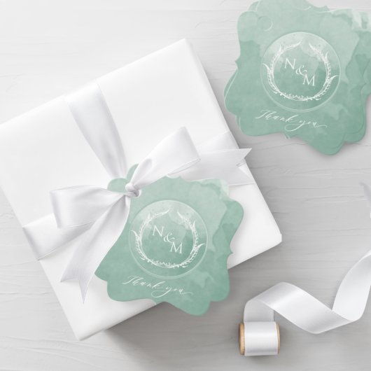 Elegant Bleek Green Waterverf Monogram Wedding Bedankjes Labels