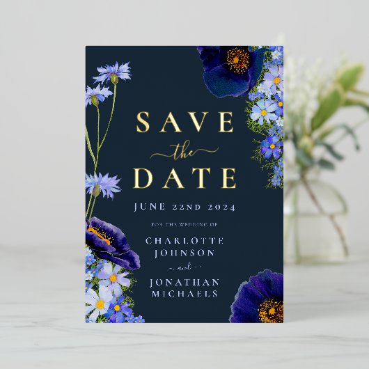 Elegant Bloemen Bruiloft Navy Blauw en Goud Folie Uitnodiging (Staand Voorkant)