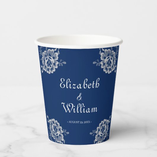 Elegant Bloemen Kant op Marine Blauw Bruiloft Papieren Bekers (Achterkant)