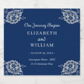 Elegant Bloemen Kant op Marine Blauw Bruiloft Sparkling Wijnetiket (Enkel label)