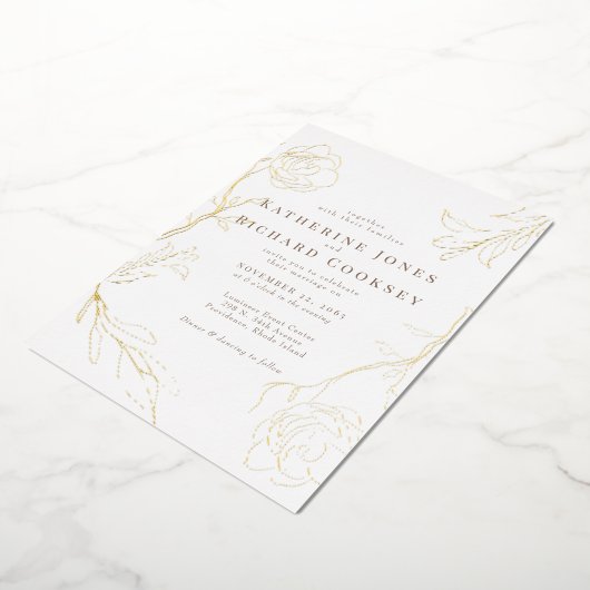 Elegant Bloemen Wit Bruiloft Goud Folie Uitnodiging (Gedraaid)