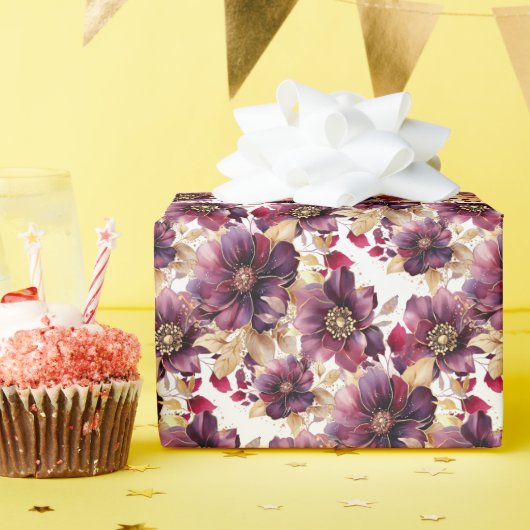 Elegant bloemengoud Bourgogne Paarse Wit Cadeaupapier (Verjaardagsfeest)