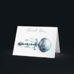 Elegant Blue Baby Rattle Boy Baby shower Bedankt Kaart<br><div class="desc">Spreek je dankbaarheid uit met deze charmante blauwe rammelaar baby shower bedankkaart. Deze kaart is voorzien van een elegant, op vintage geïnspireerd blauw ratelontwerp en is ideaal om uw gasten te bedanken voor hun attente geschenken en goede wensen. Personaliseer het met jouw naam of een speciale boodschap om het nog...</div>