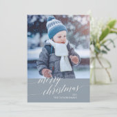Elegant Blue Calligraphy Merry kerstfoto Feestdagenkaart (Staand voorkant)