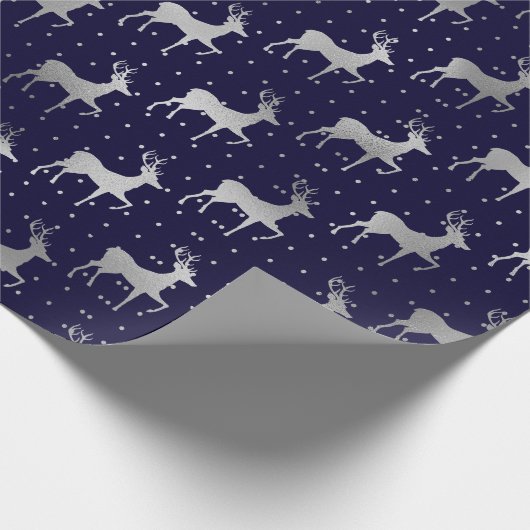 Elegant Blue en Silver Foil Reindeer Kerstmis Cadeaupapier (Hoek)