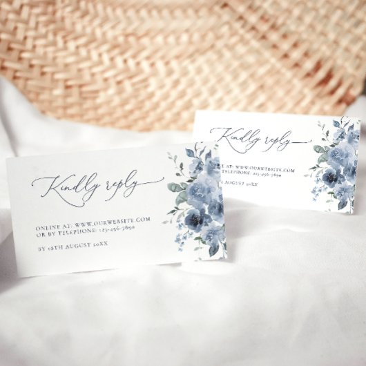 Elegant Blue en White Floral Wedding RSVP Kaarten