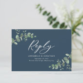 Elegant blue Eucalyptus Greenery Wedding RSVP (Staand voorkant)