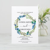 Elegant Blue Flowers Paarse Berries Floral Wedding Kaart (Staand voorkant)