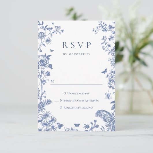 Elegant Blue French Garden Floral Wedding RSVP Kaartje (Staand voorkant)