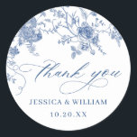 Elegant Blue French Garden Flowers Wedding Ronde Sticker<br><div class="desc">Voor verdere aanpassing,  te klikken gelieve de "pas verder"verbinding aan en ons ontwerphulpmiddel te gebruiken om deze sjabloon te wijzigen. Neem contact met me op als je hulp of overeenkomende objecten nodig hebt.</div>