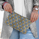 Elegant Blue Gold Art Deco  Pattern Etui<br><div class="desc">Elegant Blauw Goud Art Deco  Patroon Cosmetische Tas Toiletartikelen Tas Accessoire Pouch heeft een elegant art deco patroon in blauw en goud. Creëer door Evco Studio www.zazzle.com/store/evcostudio</div>