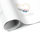 Elegant Blue Gold Heart Floral Name Date Weddensch Cadeaupapier (Rol Hoek)