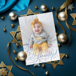 Elegant Blue Hand Lettered Happy Hanukkah Foto Feestdagenkaart<br><div class="desc">Met de hand Letterde "Happy Hanukkah" boven foto met optionele gelaagde backer met tekst. Voeg uw eigen foto aan de rug toe indien gewenst.</div>