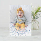 Elegant Blue Hand Lettered Happy Hanukkah Foto Feestdagenkaart (Staand voorkant)