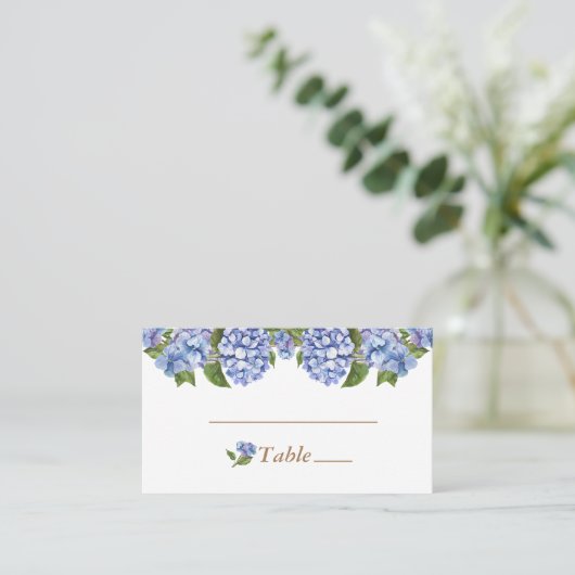 Elegant Blue Hydrangea Floral White Wedding Plaatskaartje (Staand voorkant)
