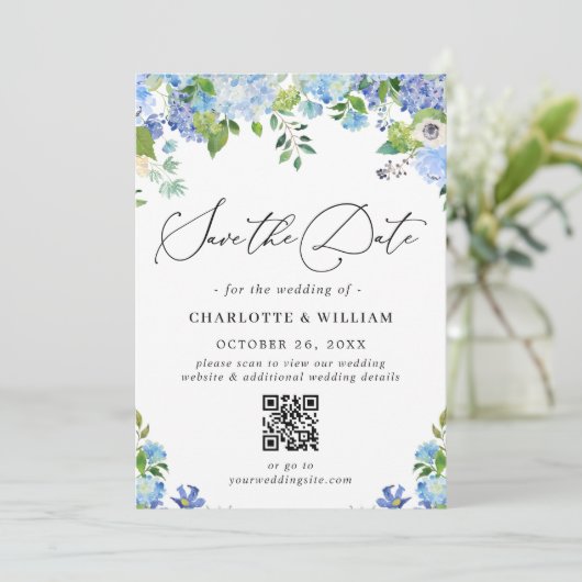 Elegant Blue Hydrangea Greenery Photo Wedding QR Save The Date (Staand voorkant)