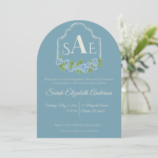 Elegant Blue Hydrangea Monogram Crest Baby shower Kaart (Staand voorkant)