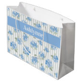 Elegant Blue Hydrangea Pattern Gray Stripe Name Groot Cadeauzakje (Achterkant Gekanteld)