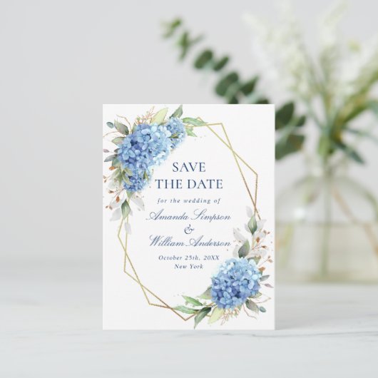 Elegant Blue Hydrangea Wedding Save the Date Briefkaart (Staand voorkant)