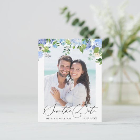 Elegant Blue Hydrangea Wedding Save the Date Briefkaart (Staand voorkant)