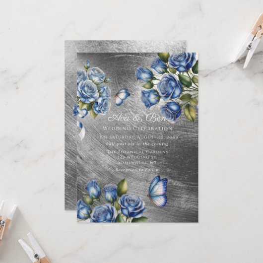 Elegant Blue Roses Butterfly Silver Wedding Kaart (Voorkant / Achterkant in situ)