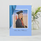 Elegant Blue Satin Graduation Announcement Kaart (Staand voorkant)