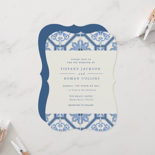 Elegant Blue Spain Tegel Wedding Invitation Kaart (Voorkant / Achterkant in situ)